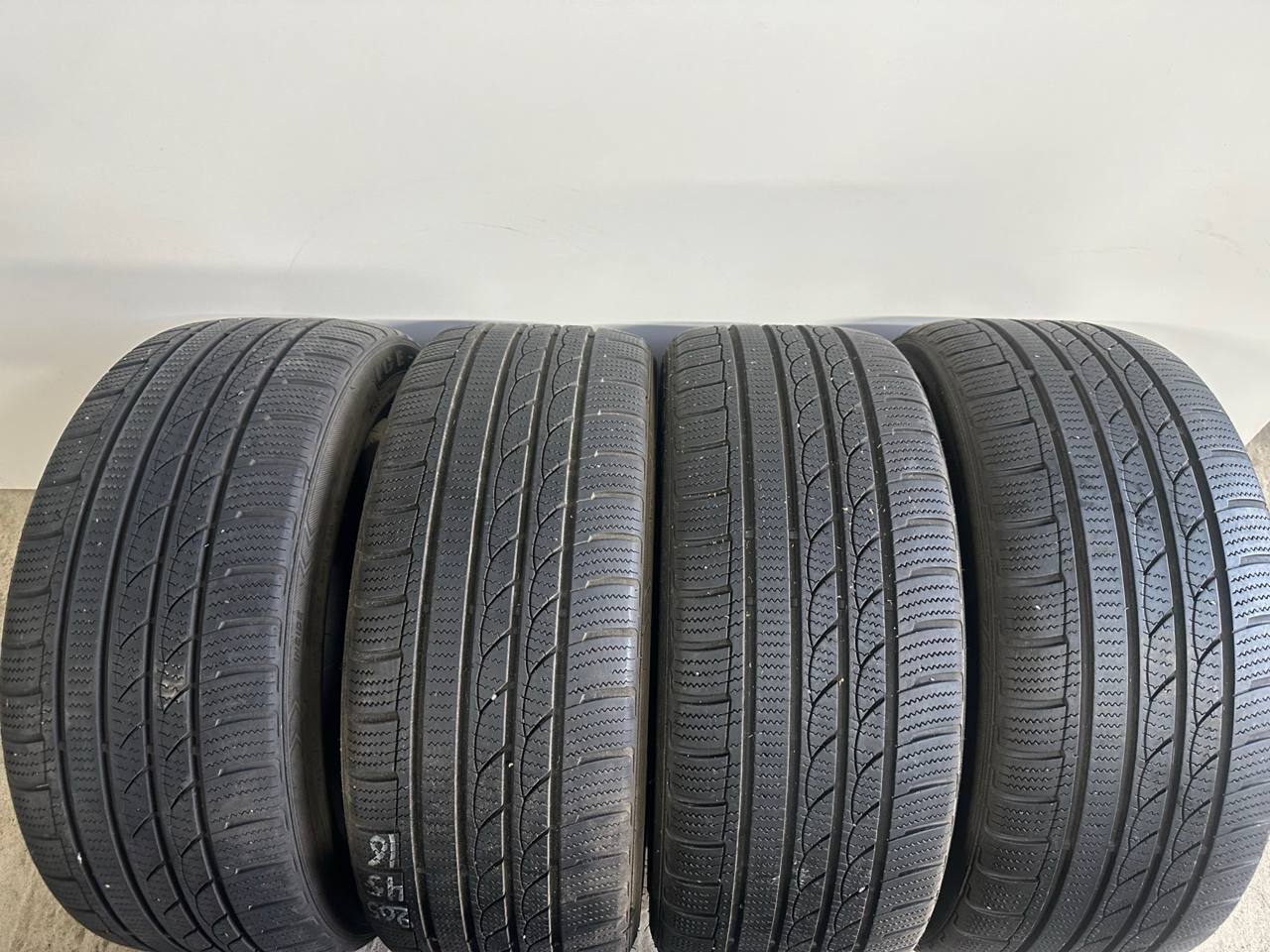 Шини Minerva Ice-plus s210 205/45R16 87H