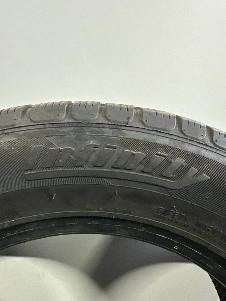 Шини Infinity Winter-hero 049 165/70R14 81T