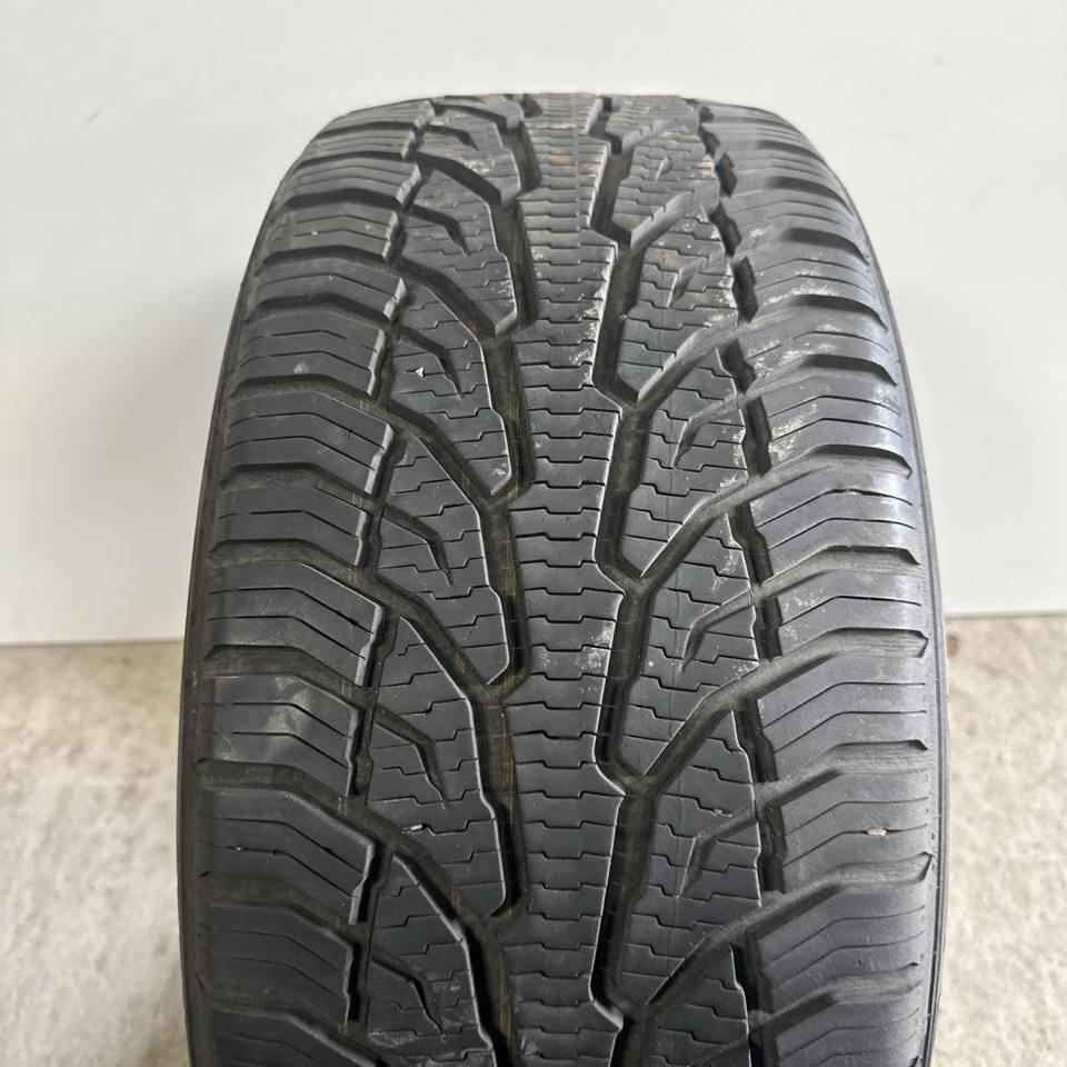 Шини Uniroyal AllSeasonExpert 2 235/45R17 97V