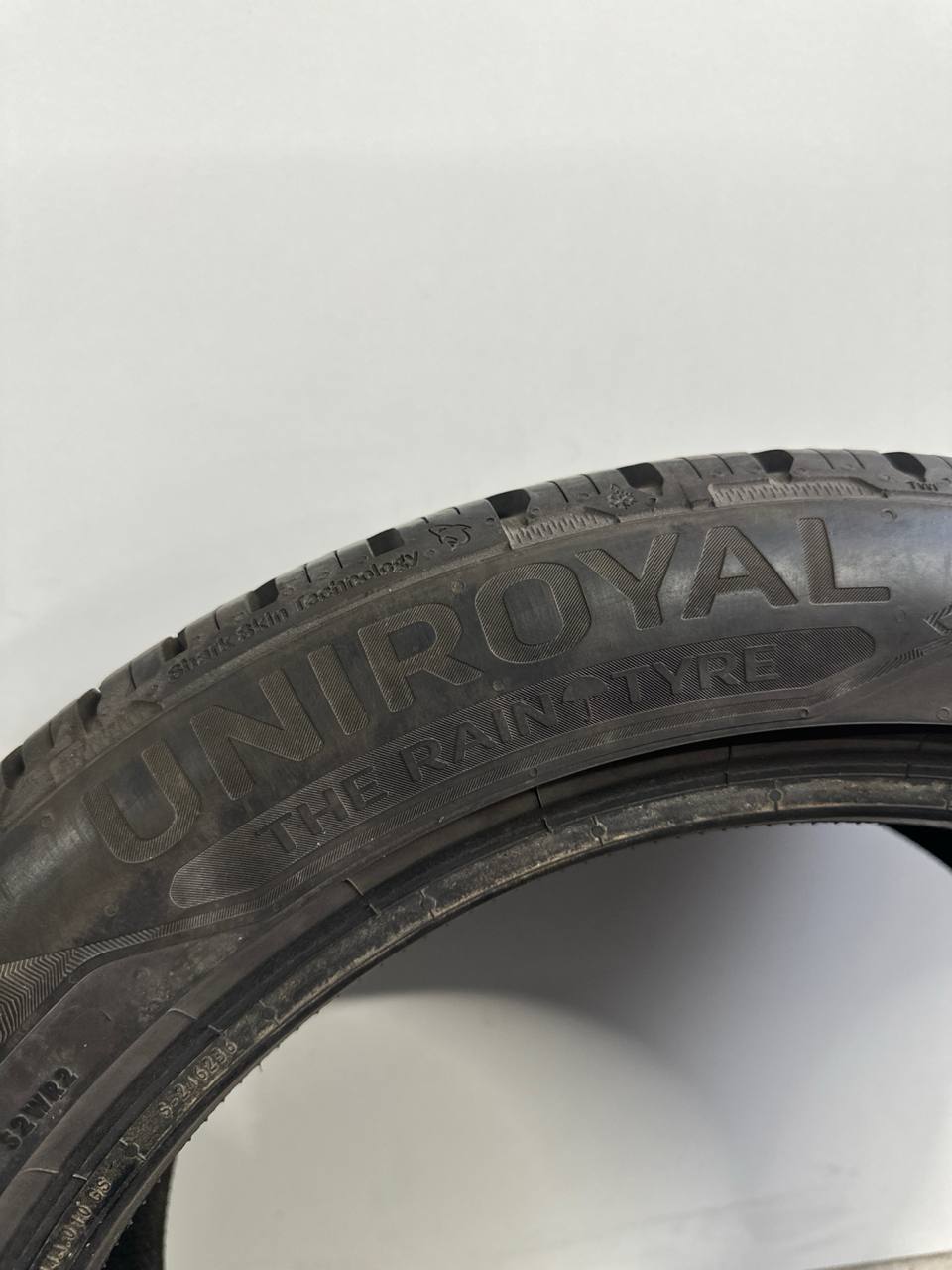 Шини Uniroyal AllSeasonExpert 2 235/45R17 97V