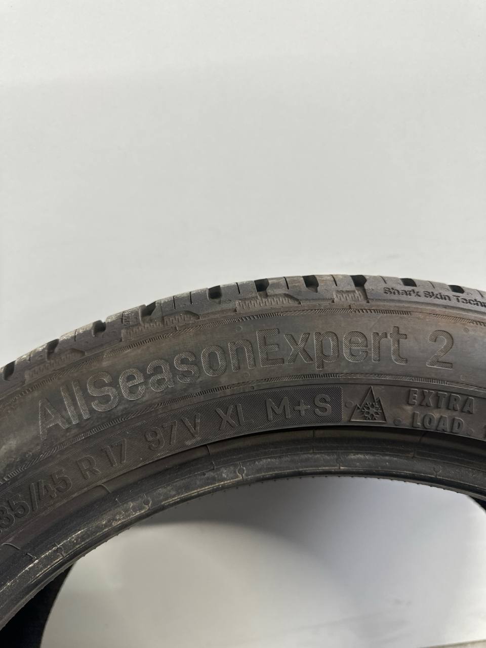 Шини Uniroyal AllSeasonExpert 2 235/45R17 97V