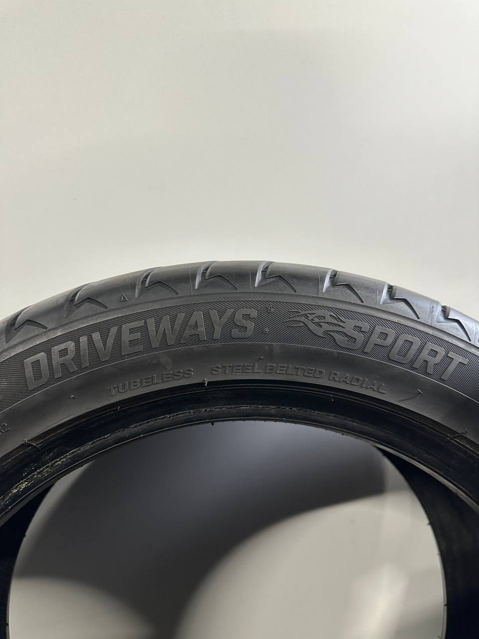 Шини Lassa Driveways Sport 245/45R17 99Y
