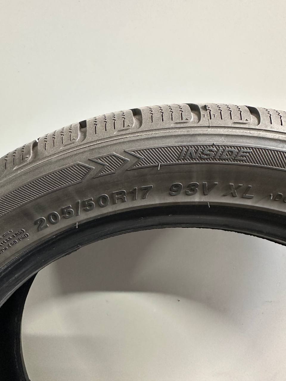 Шини Tracmax Ice-plus s210 205/50R17 93V