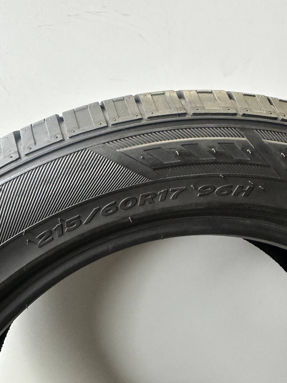 Шини Hankook DynaPro HP 215/60R17 96H