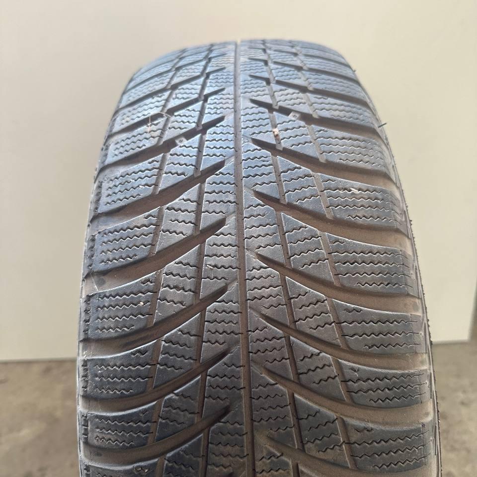 Шини Bridgestone Blizzak LM001 215/65R17 99H