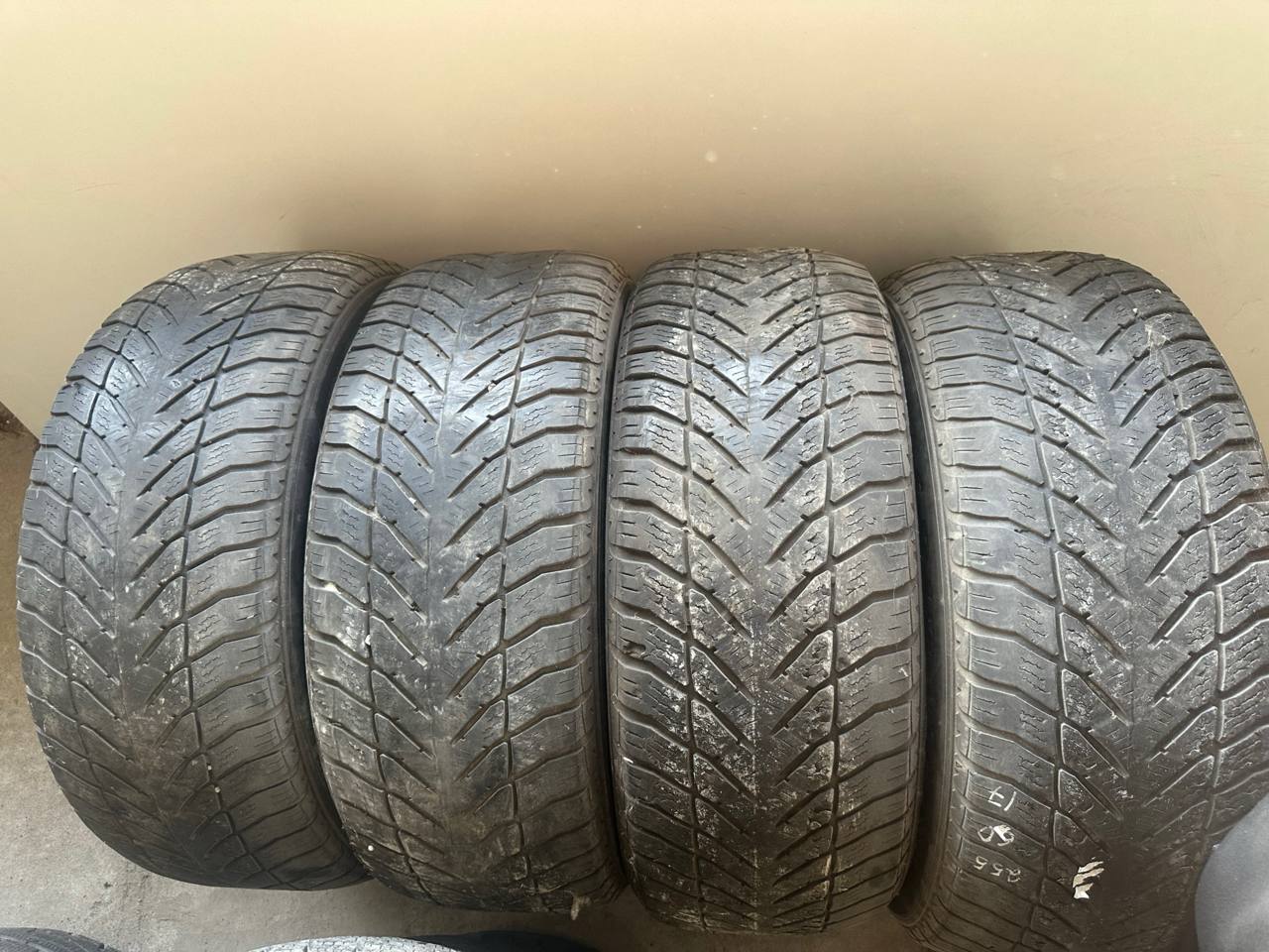 Шини Goodyear Ultragrip suv 255/60R17 106H