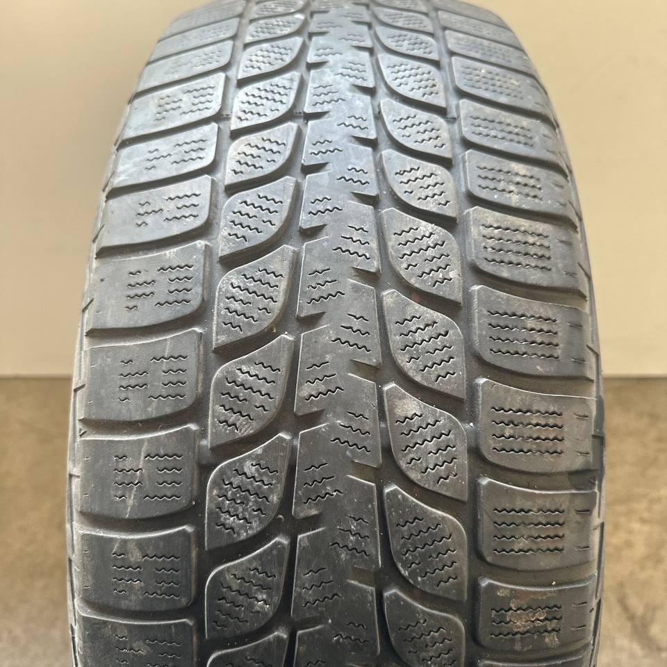 Шини Bridgestone Blizzak LM-25 235/60R17 102H