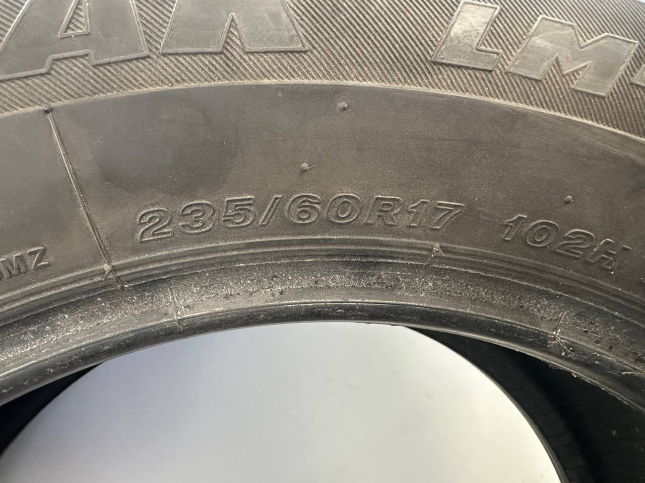Шини Bridgestone Blizzak LM-25 235/60R17 102H