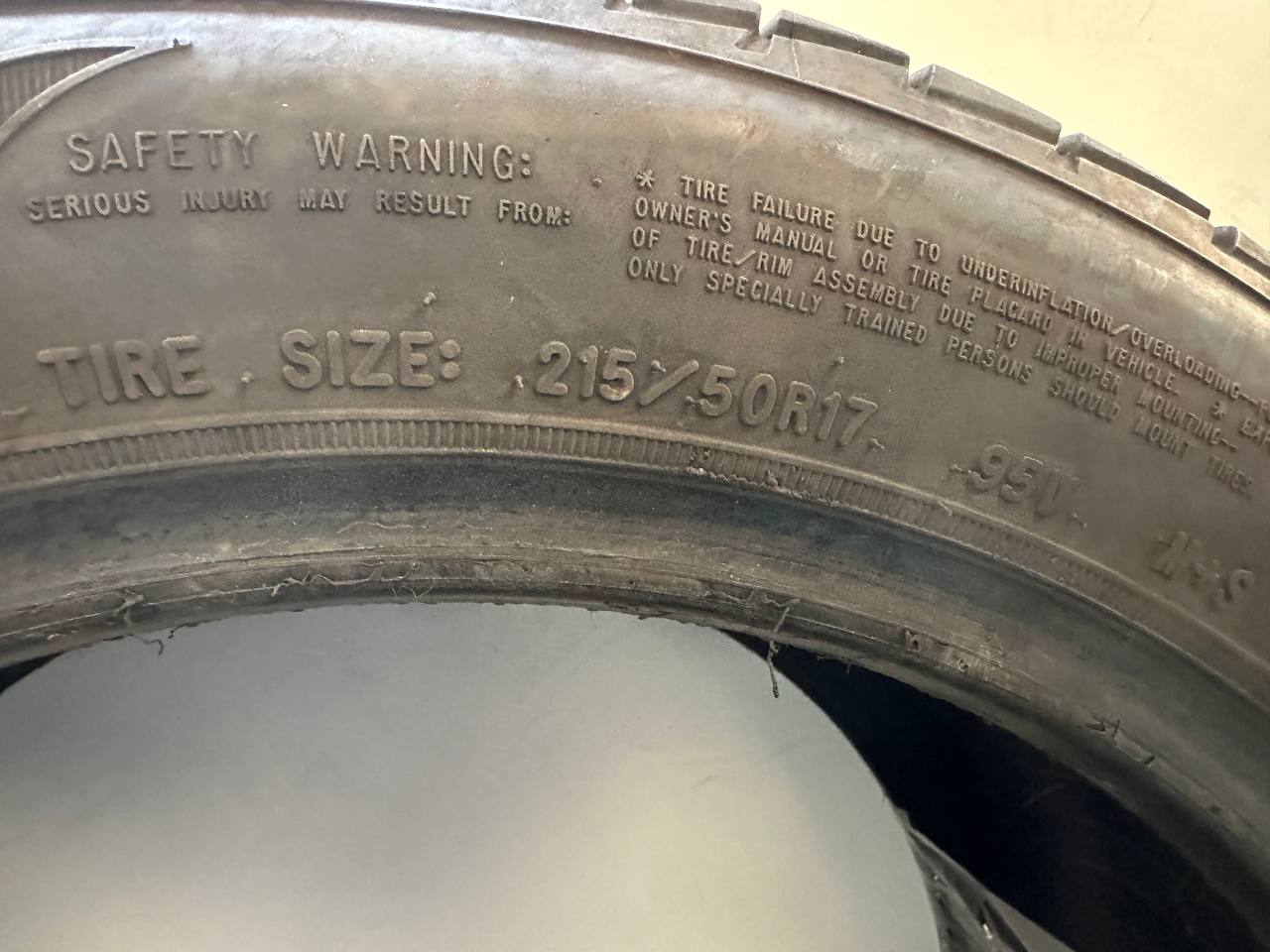 Шини Goodyear Assurance MaxLife 215/50R17 95V