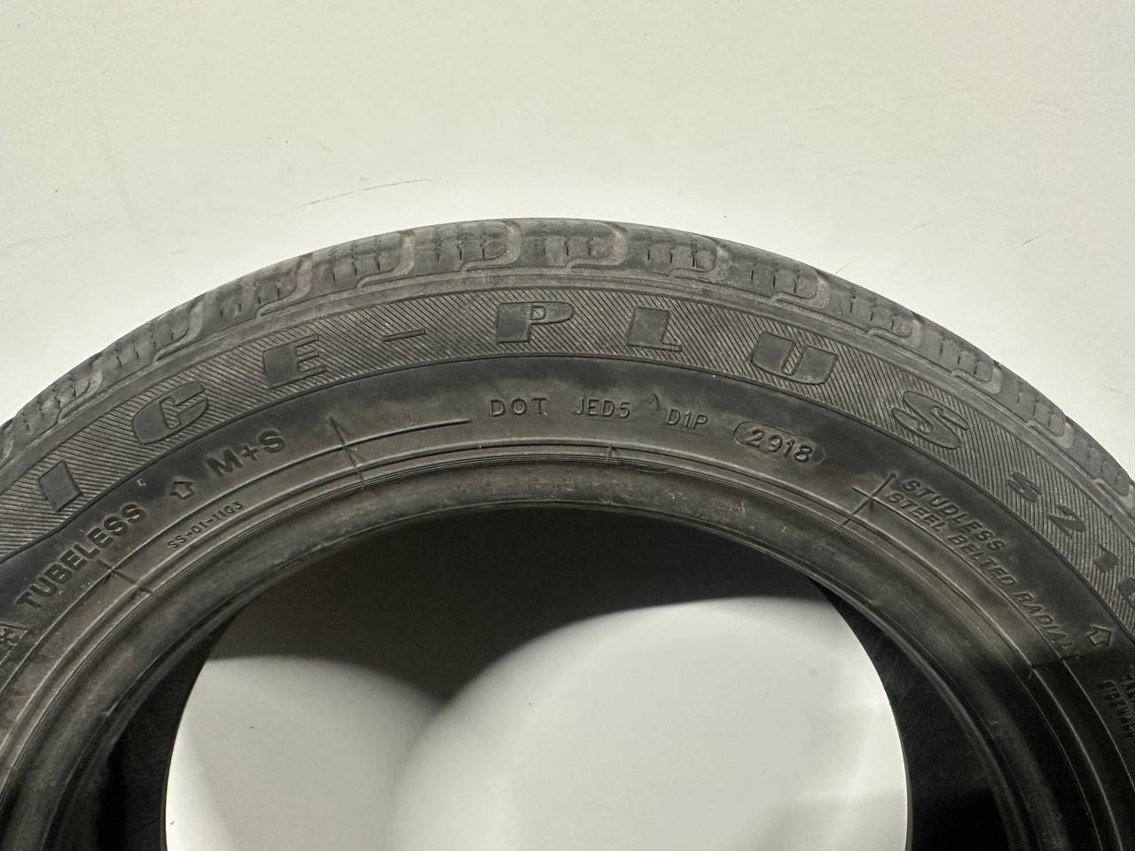 Шини Tracmax Ice Plus s210 175/60R15 81H