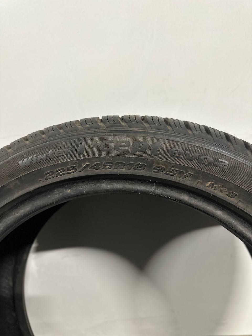 Шини Hankook Winter i*cept evo 2 225/45R18 95V