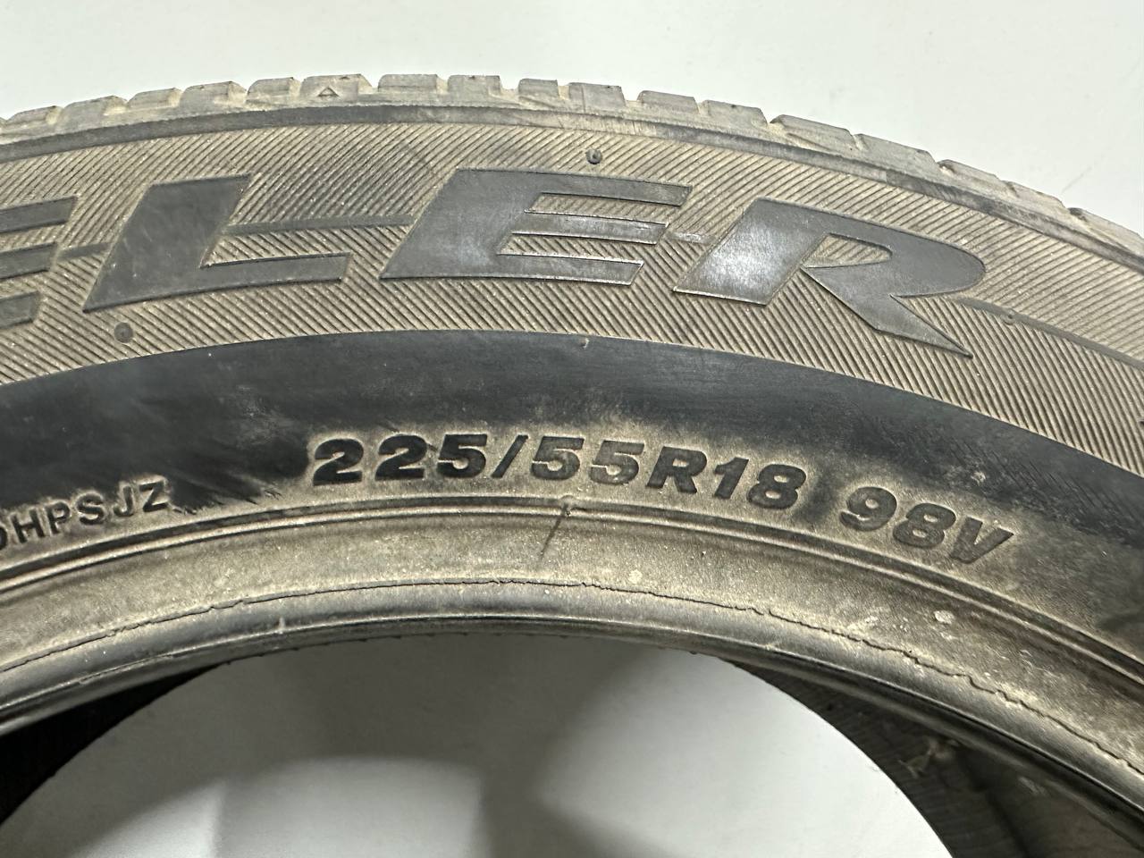 Шини Bridgestone Dueler H/P Sport 225/55R18 98V