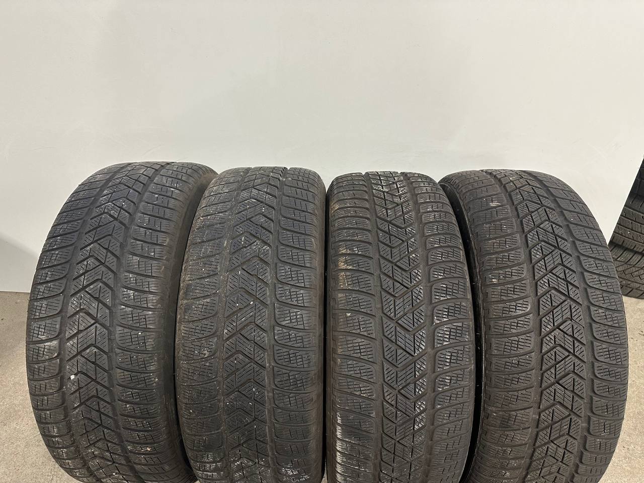 Шини Pirelli Scorpion winter 235/55R18 101V